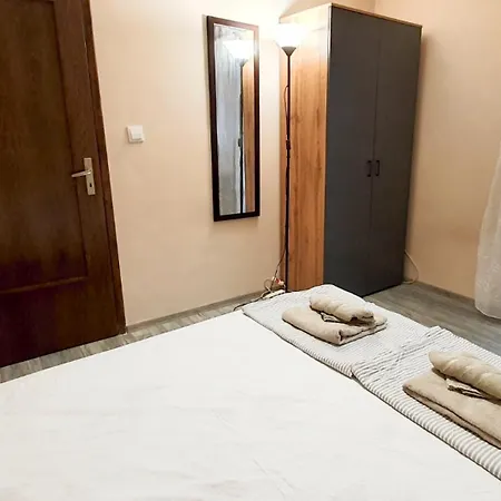 Lindy Burgaz