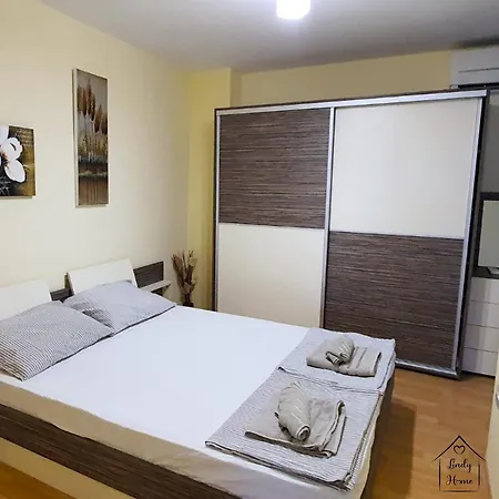 Apartament Lindy